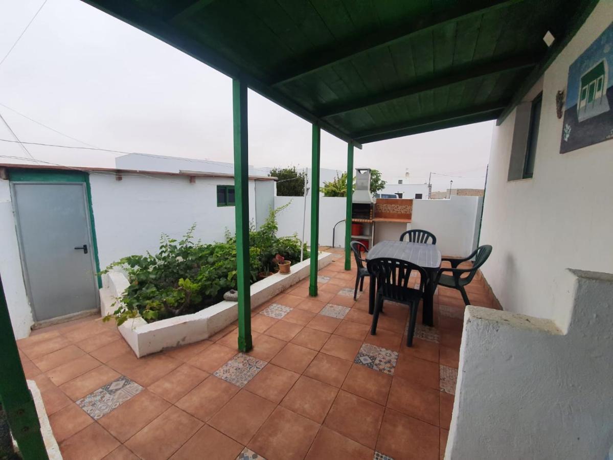 Casa Antonia Reyes, A La Sombra De Famara Apartment Munique Luaran gambar