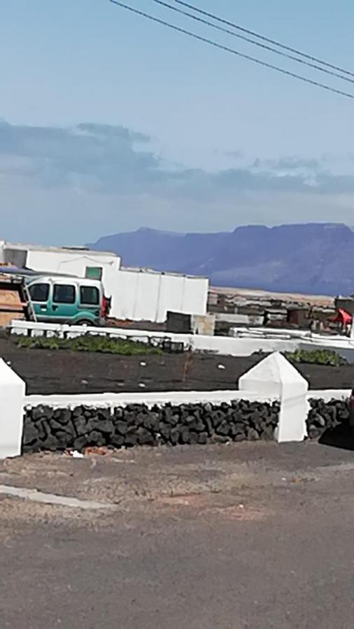 Casa Antonia Reyes, A La Sombra De Famara Apartment Munique Luaran gambar