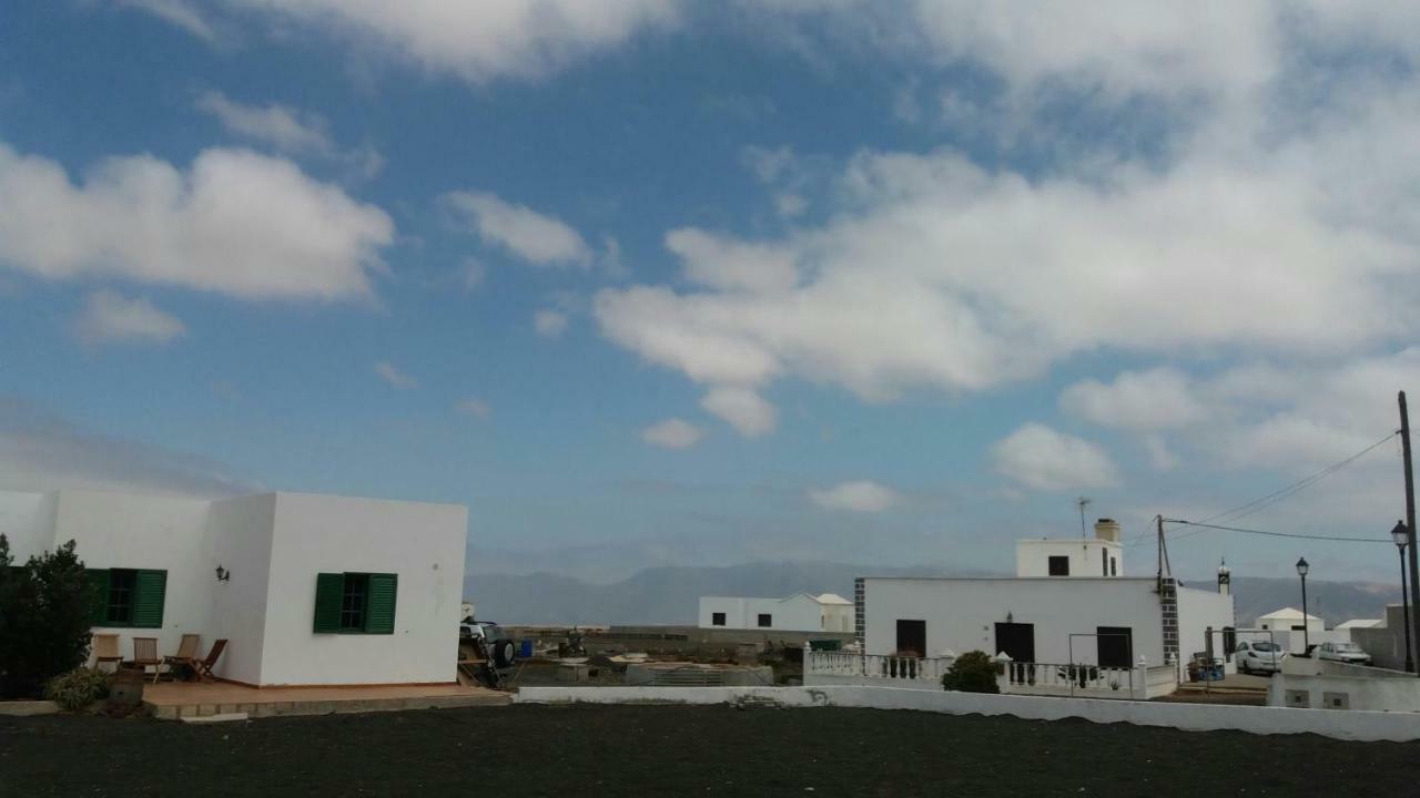 Casa Antonia Reyes, A La Sombra De Famara Apartment Munique Luaran gambar