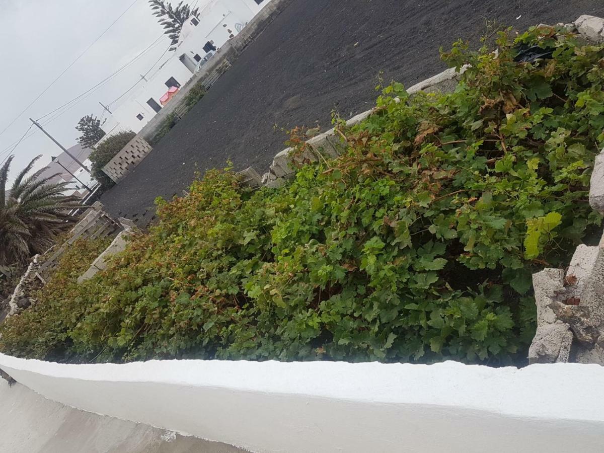Casa Antonia Reyes, A La Sombra De Famara Apartment Munique Luaran gambar